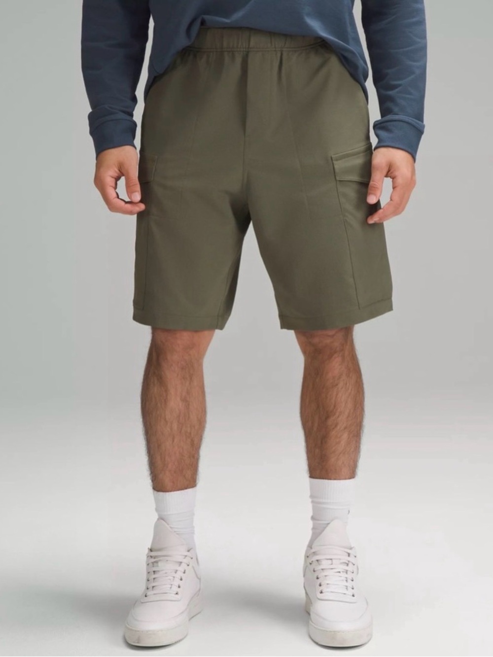 Lululemon Men’s “Cargo Pocket” Short 10” Inseam (S) *SOLD OUT AT LULU*